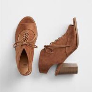 GAP cognac open toe lace bootie size 10